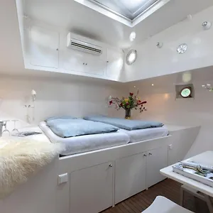 Houseboat Volle Maan , Amsterdam Niederlande